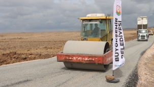 Büyükşehir Belediyesi, Viranşehir'de 4 Kilometrelik Yolu Yeniledi