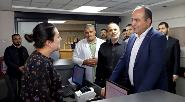 Gece Yarısı Sürpriz Ziyaret: Dr. Erhan Berk Hastanede Denetimde