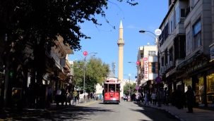 Şanlıurfa'da Divanyolu Yayalaştırma Projesi İle Tarihi Bölge Canlanıyor 