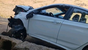 Şanlıurfa'da Otomobil Uçuruma Yuvarlandı