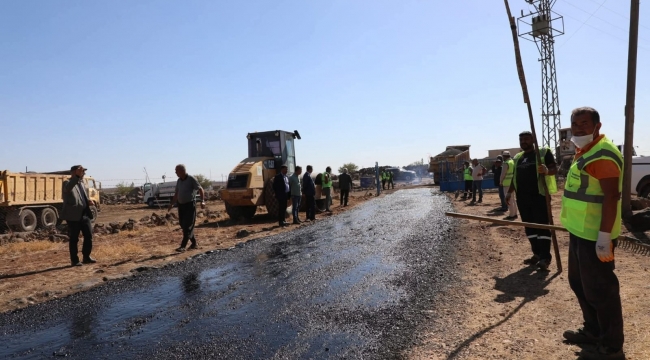 Viranşehir'de kırsalında asfalt çalışmaları devam ediyor 