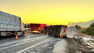 Viranşehir'de Otomobil Akaryakıt Yüklü Tankeri Arkadan Çarptı