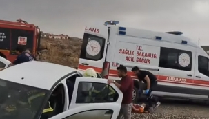 Viranşehir-Diyarbakır Yolunda Kaza: 3 Kişi Yaralandı