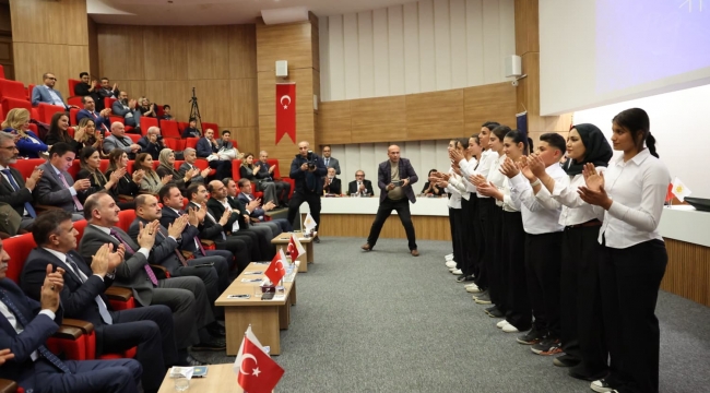 Başkan Gülpınar'a Öğretmenler Günü Sürprizi!