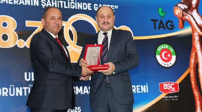 Başkan Gülpınar, "Yılın En Şeffaf Belediye Başkanı" seçildi