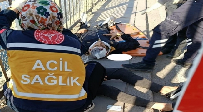 Birecik Köprüsü'nde Trafik Kazası: 2 Yaralı