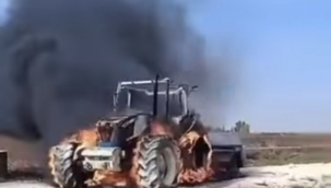 Harran'da pamuk tarlasında traktör yandı 