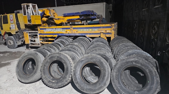 Karaköprü'de 450 Bin TL Değerinde Kaçak Lastik Ele Geçirildi