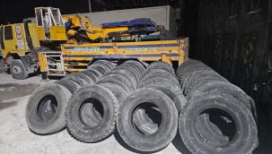 Karaköprü'de 450 Bin TL Değerinde Kaçak Lastik Ele Geçirildi