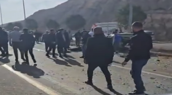 Şanlıurfa'da 2 otomobil çarpıştı, 3 yaralı