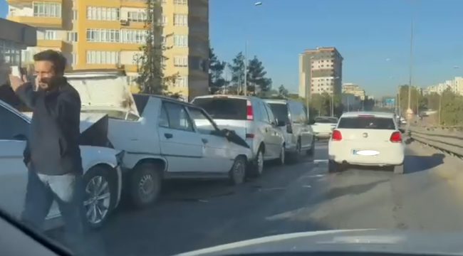 Şanlıurfa'da 8 Araçlı Zincirleme Kaza