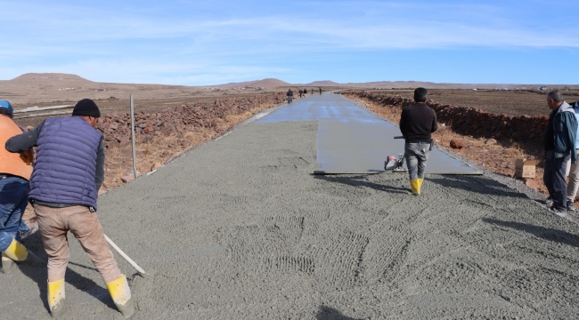 Siverek Kırsalında 12 Kilometrelik Yol, Beton Kaplama İle Yenilendi