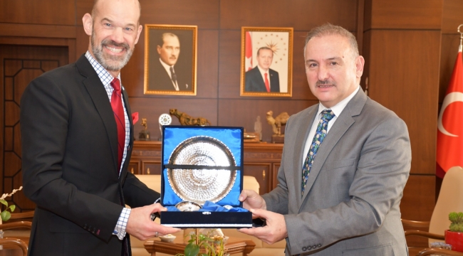  ABD Adana Konsolosu Harran Üniversitesini Ziyaret Etti