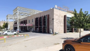 Akçakale'de Aracın Çarptığı Yaya Yaralandı