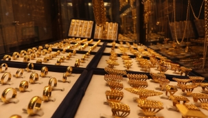 Altın Fiyatları Rekor Kırdı: Çeyrek Altın 10 Bin TL'yi Zorluyor, Cumhuriyet Altını 40 Bin TL!