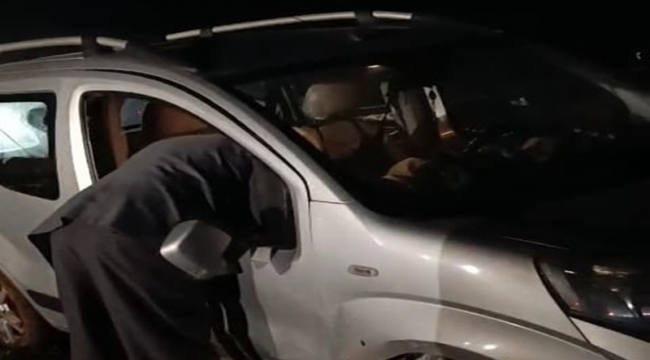 Birecik'te araç tarlaya savruldu, 2 Yaralı