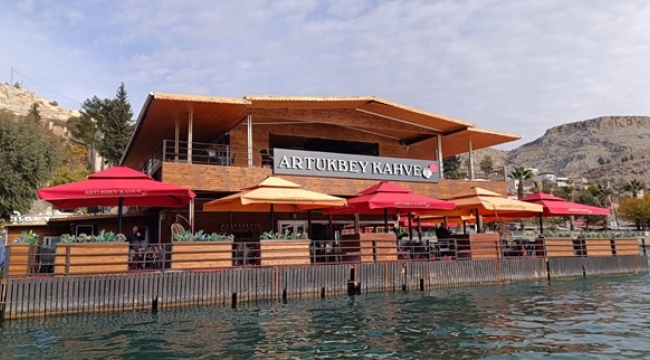 Halfeti'nin Yüzer Kahvesi, Turistlerin Uğrak Yeri Oldu!