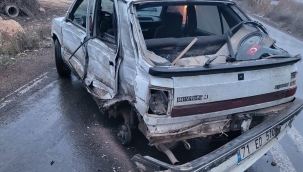 Harran'da Otomobil ve Tır Çarpıştı