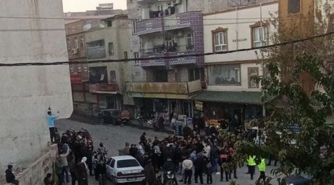 Şanlıurfa'da Elektrik Kesintileri Protesto Edildi: Mahalleli Yolu Trafiğe Kapattı