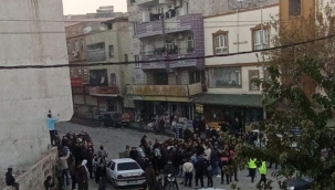 Şanlıurfa'da Elektrik Kesintileri Protesto Edildi: Mahalleli Yolu Trafiğe Kapattı