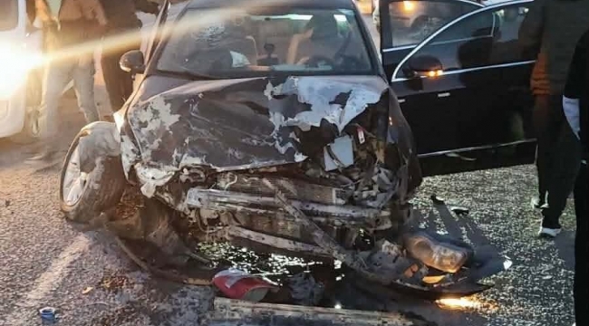 Şanlıurfa'da iki otomobil çarpıştı, 8 yaralı 