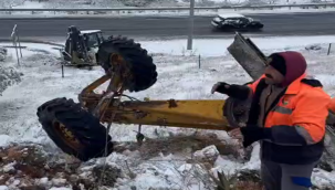 Şanlıurfa'da Kar Temizliği Faciası: Greyder Sürücüsü Sıkıştı