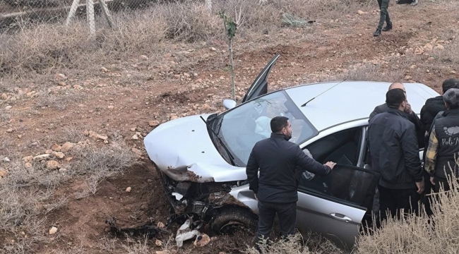 Şanlıurfa'da otomobil şarampole devrildi 
