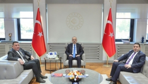 Başkan Özyavuz Müjdeyi Ankara'dan Verdi: Harran Yolu Duble Yol Olacak