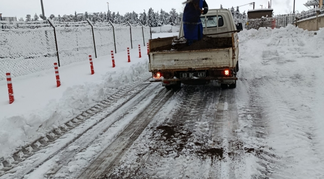 Eyyübiye'de Karla Mücadele Geceden Başladı