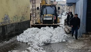 Eyyübiye'de sokak sokak kar temizliği