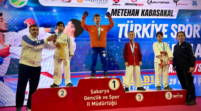 Eyyübiyeli Minik Karateciden Türkiye İkinciliği