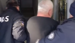 Şanlıurfa'da Balkondan Rastgele Ateş Açan Şahıs Operasyonla Yakalandı