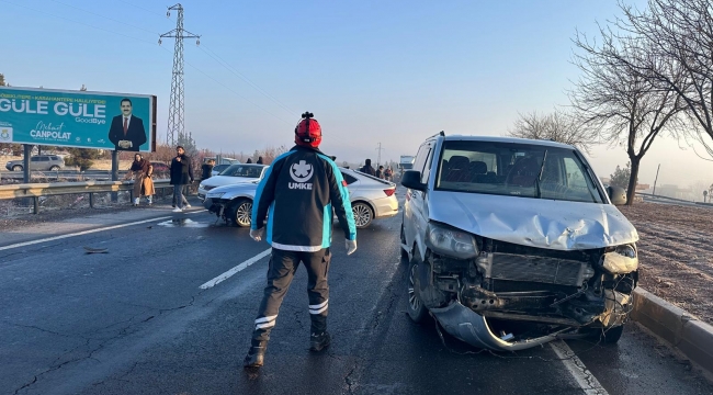 Şanlıurfa'da Buzlanma Kabusu: Zincirleme Kazada 7 Yaralı