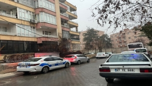 Şanlıurfa'da Kolonlardan Çatırdama Sesi Gelen Bina Boşaltıldı