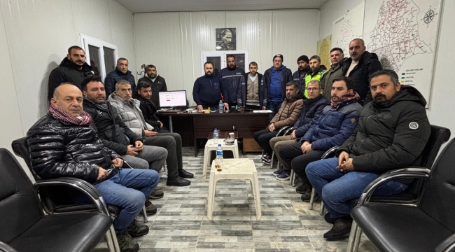 Viranşehir Belediyesi Karla Mücadelede Gece Gündüz Sahada