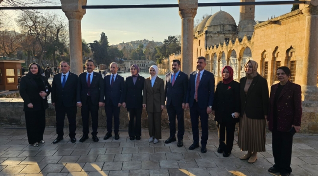 Bakan Mahinur Özdemir Göktaş Balıklıgöl'de