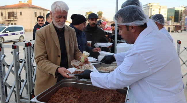 Büyükşehir'in İftar Çadırında İlk Oruçlar Açıldı
