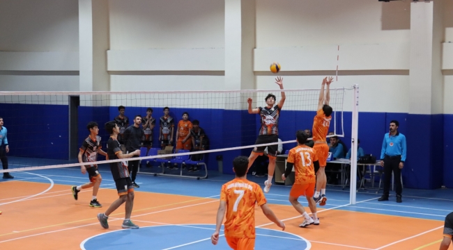 Büyükşehir Yıldız Erkekler Voleybol B Takımı Şampiyon Oldu