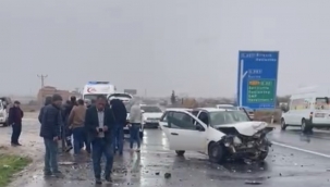 Şanlıurfa'da iki otomobil çarpıştı, 7 yaralı 