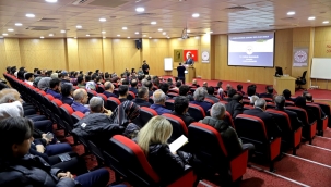 Şanlıurfa'da Sağlık Yöneticileri Değerlendirme Toplantısında Bir Araya Geldi
