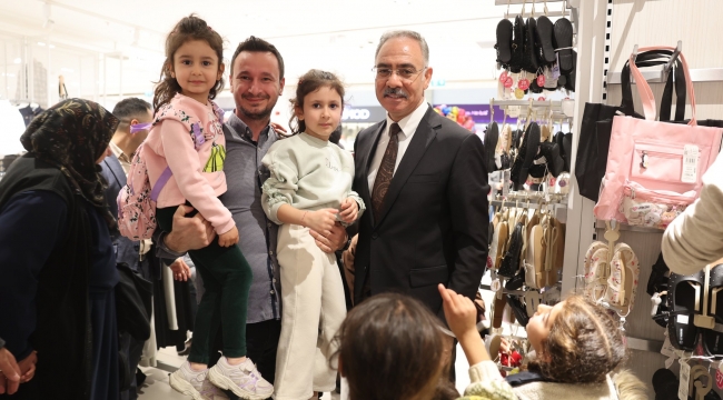 Babaları Gibi Nazlarını Çekiyor