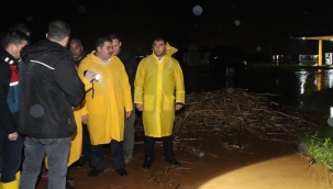 Başkan Canpolat Ve Kaymakam Şahin'den Gece Sağanak Mesaisi