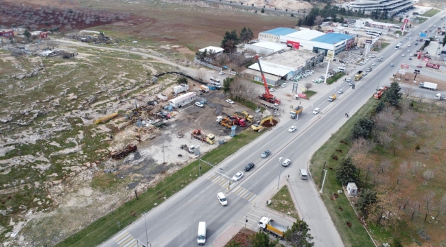 Başkan Gülpınar'dan Ulaşımda Devrim: Evren Sanayi Sitesinde İki Adet Katlı Köprülü Kavşak İnşaatı Başladı