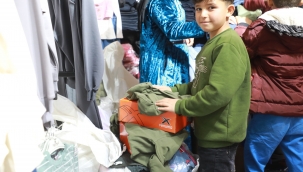 Başkan Özyavuz,  Bayram öncesi yüzlerce çocuğu sevindirdi 