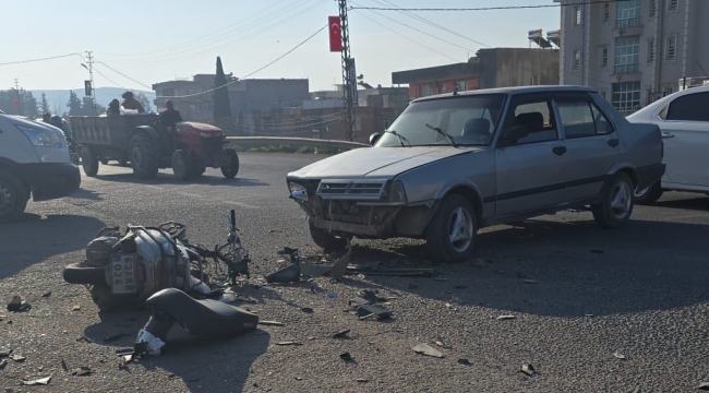 Birecik'te Otomobil ile Motosiklet Çarpıştı: 1 Ağır Yaralı