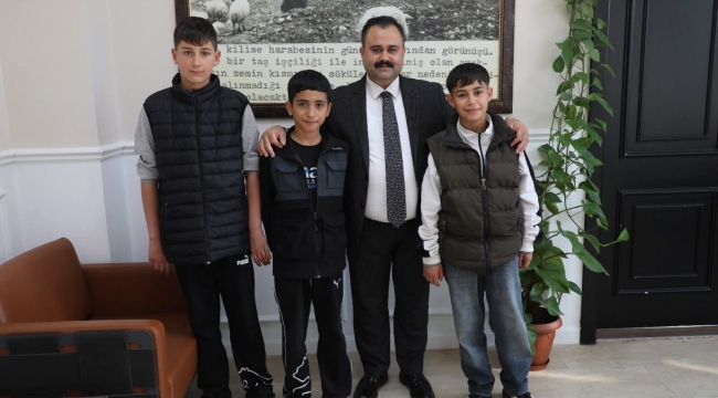 Eş Başkan Serhat Dicle İnan, Çocukları Makamında Ağırladı