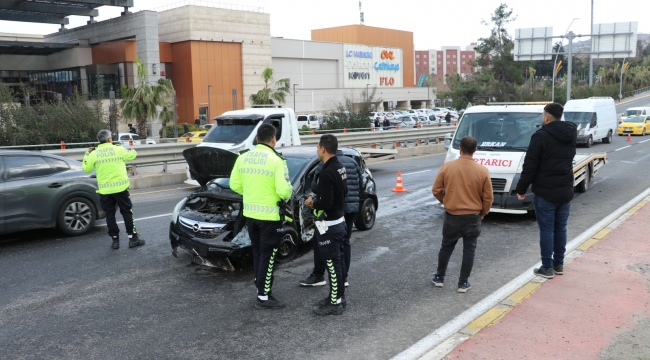 Haliliye'de otomobil kaza yaptı, 3 yaralı