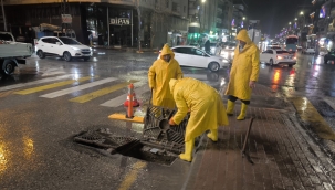 Haliliye'de sağanak yağışa karşı yoğun mesai: Ekipler sahada 