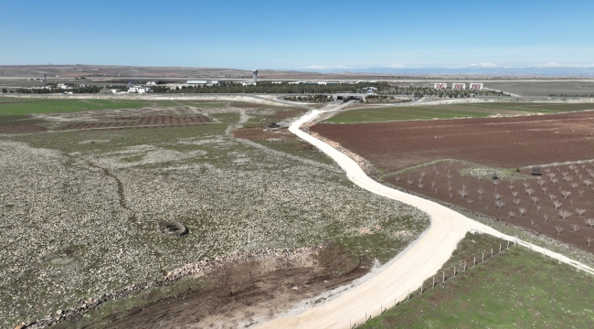 Karaköprü'de Kırsal Yollarda Çalışmalar Sürüyor
