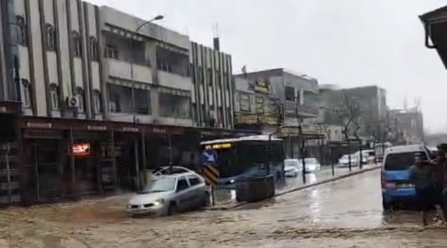 Meteoroloji Uyarmıştı: Şanlıurfa'da Şiddetli Sel Hayatı Felç Etti